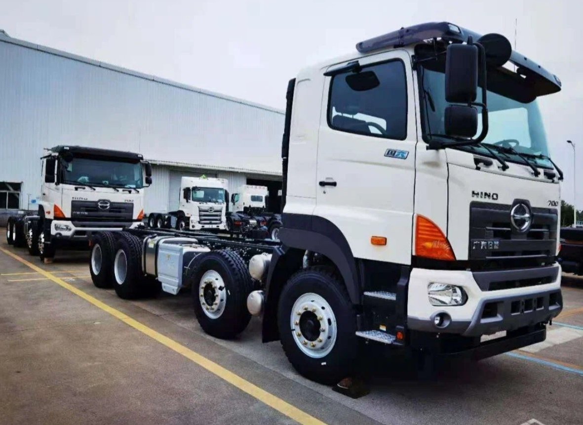 Lastwagen Hino XJC700