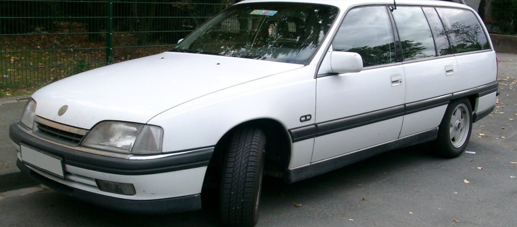 Van Opel 5D OMEGA 2.5 TD-CD-B-CARAVAN-AUTOMATIC-22/273