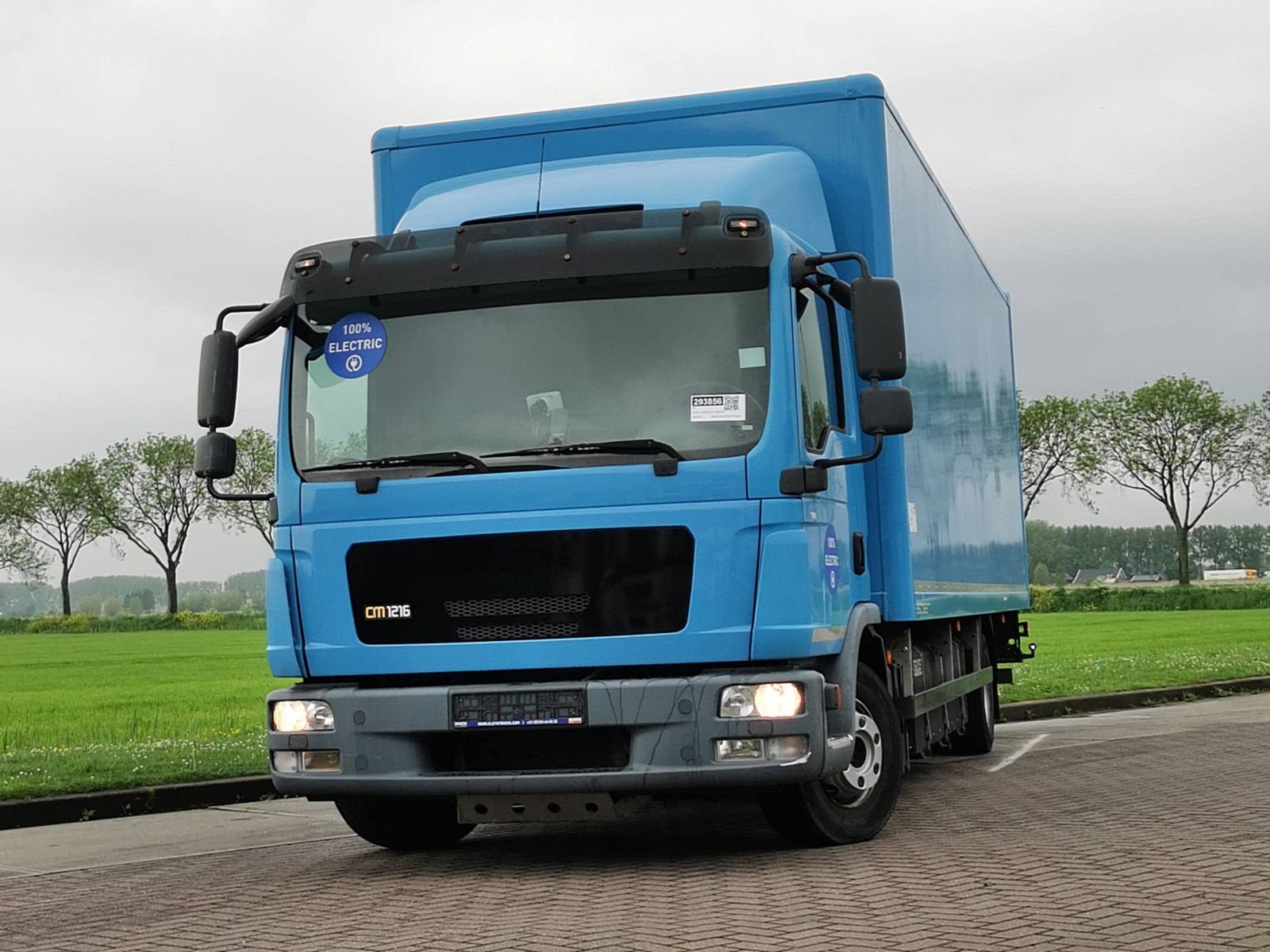 Lastwagen Emoss CM 1824