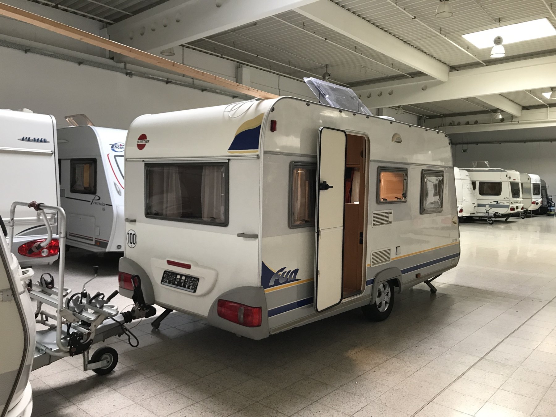Anhänger Buerstner 3904 TN