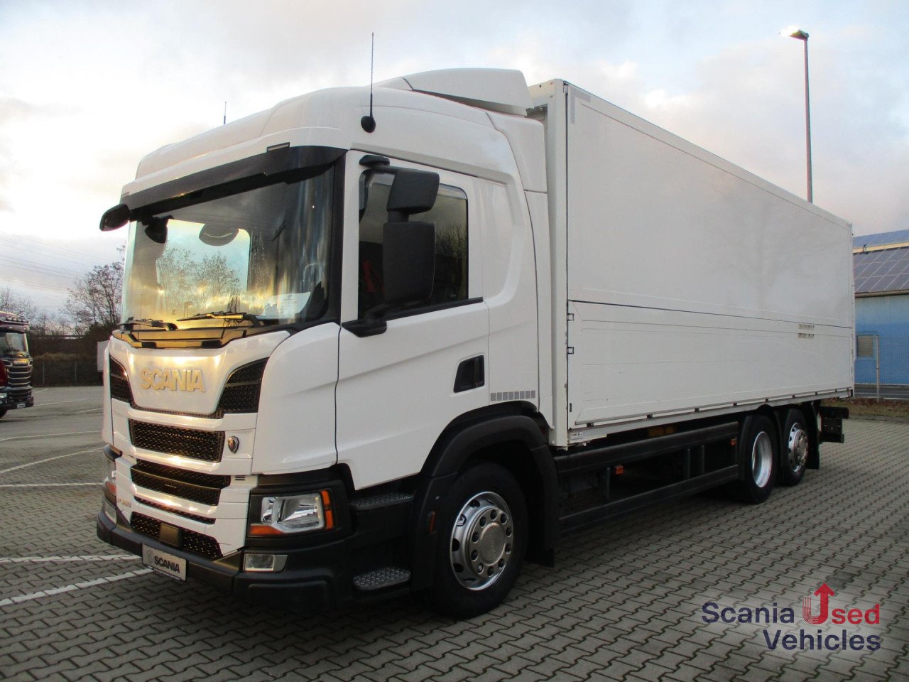 Truck Scania P 360 B6x2/4NB