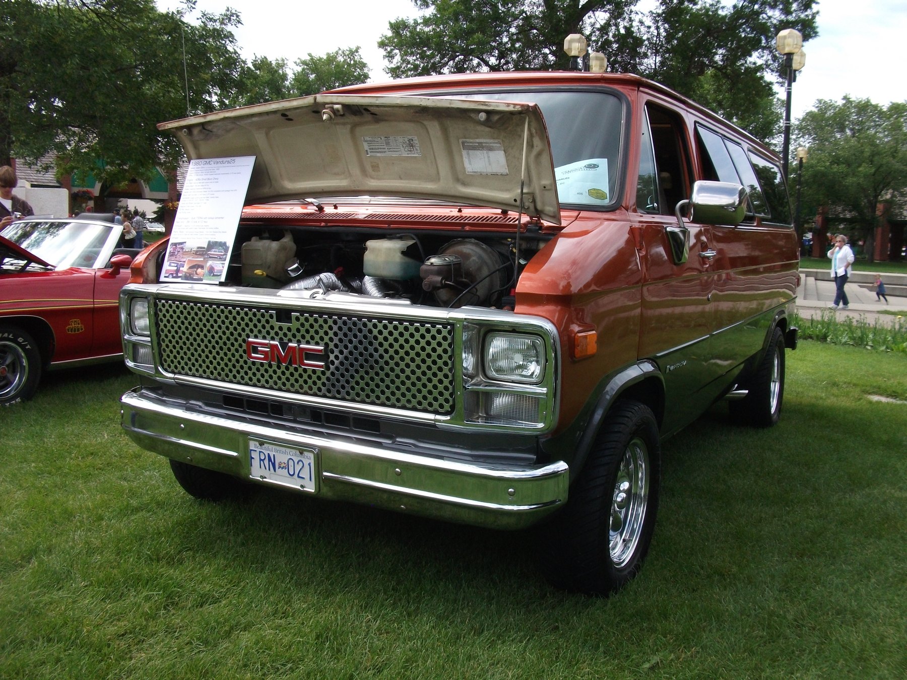 Van GMC VANDURA 25