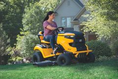 Cub Cadet XT2-LX 46 KW (13WFA1CT210) - Cub Cadet Lawn Tractor (2015)
