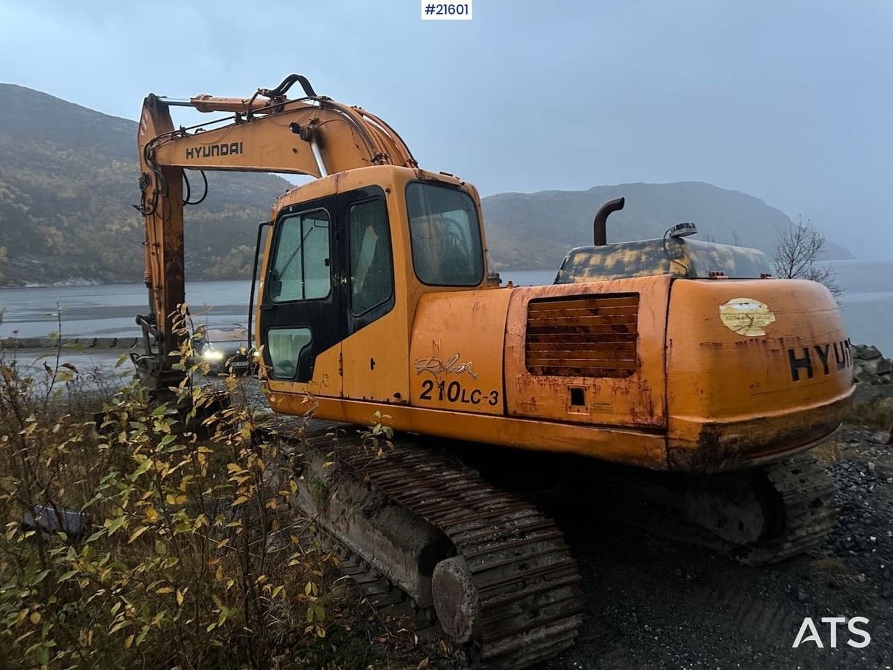 Excavator Hyundai R210LC-7A
