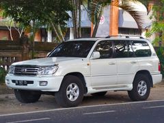 Toyota LAND CRUISER 110 VX
