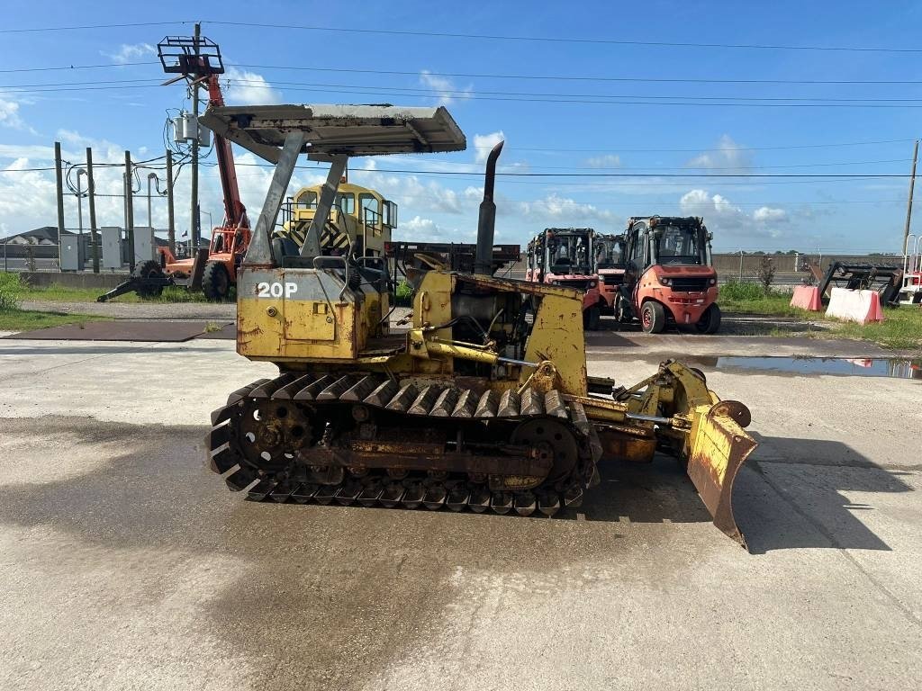 Komatsu D20P-7**