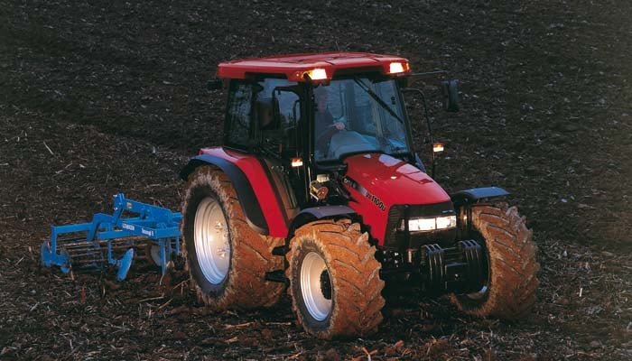 Tractor Case IH JXU105