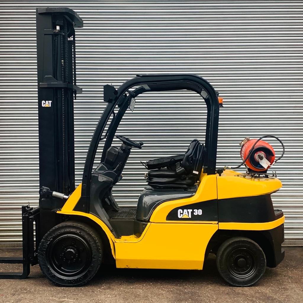 Electric forklifts CAT Lift Trucks GP30N