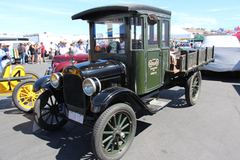 Chevrolet MODEL 1324