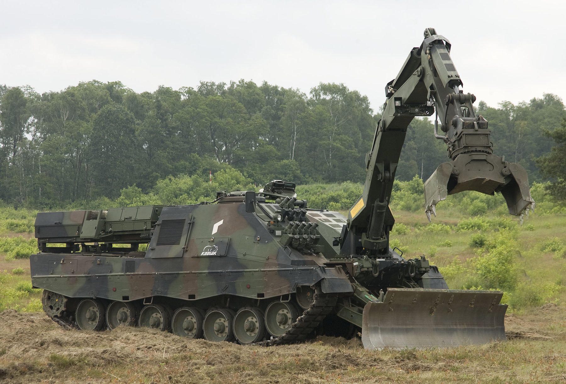 Engineer & recovery vehicles Rheinmetall Defence Kodiak AEV 3