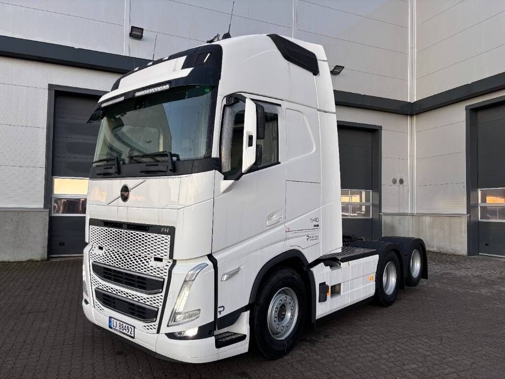 Samochód ciężarowy Volvo FH540 6x2