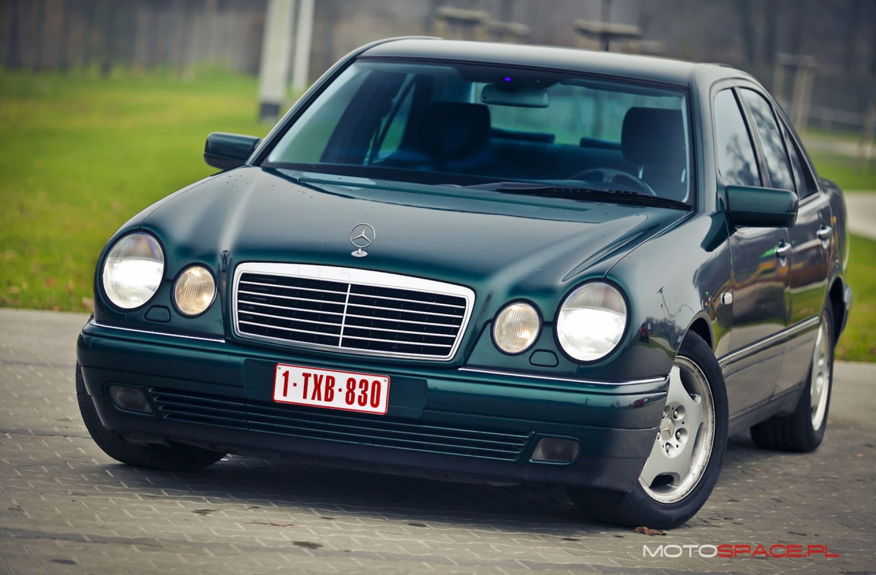Van Mercedes Benz E 290 TURBODIESEL