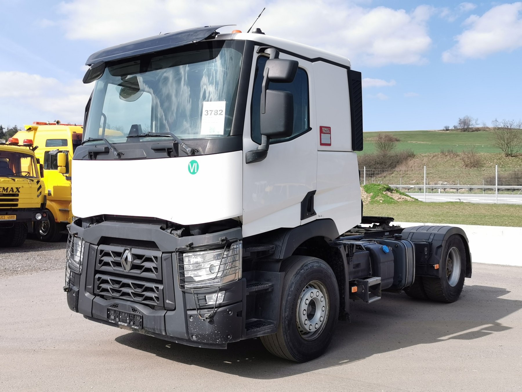 Truck Renault C 520 8x4