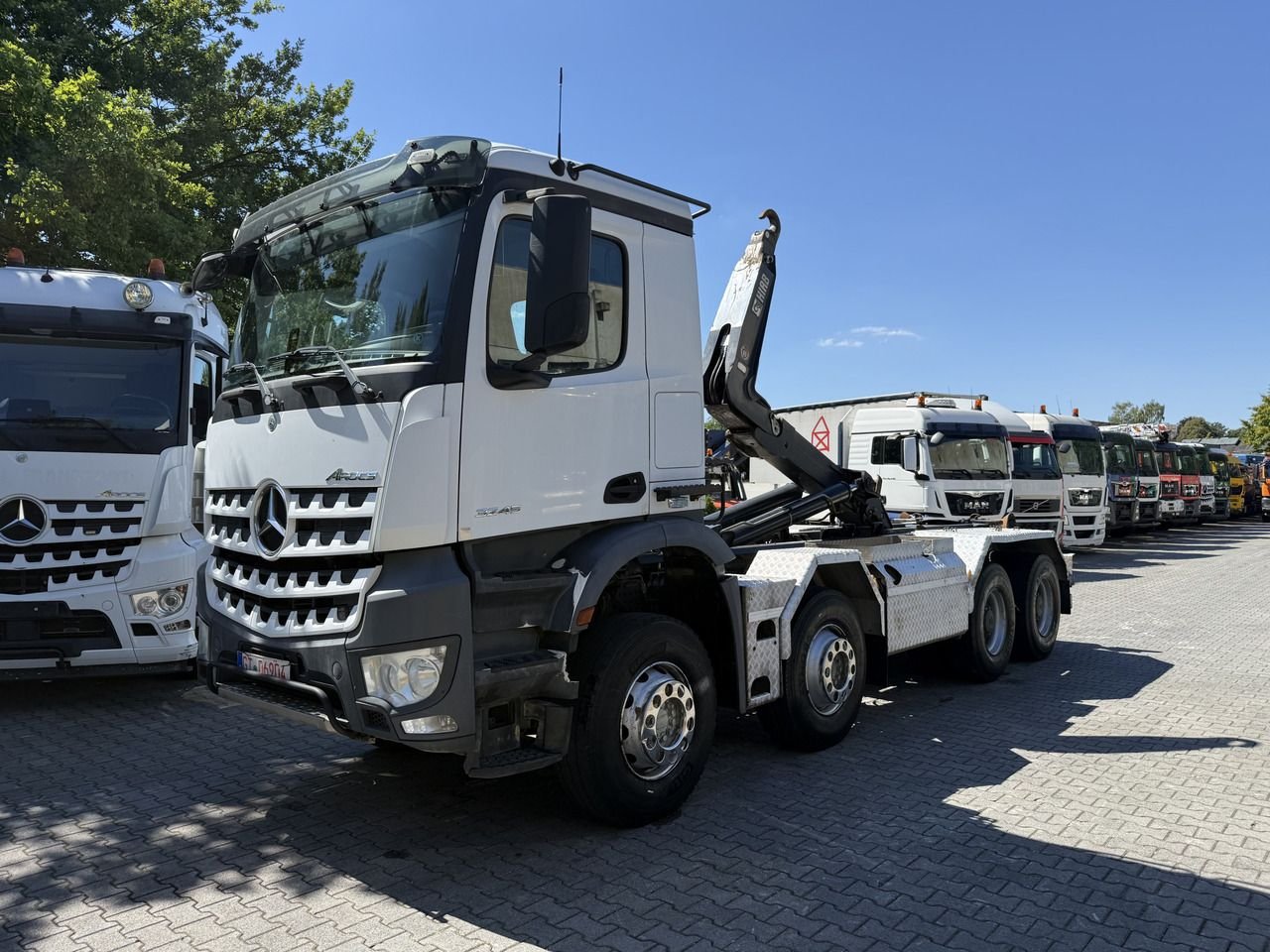 Truck Mercedes Benz AROCS 3245 8X4