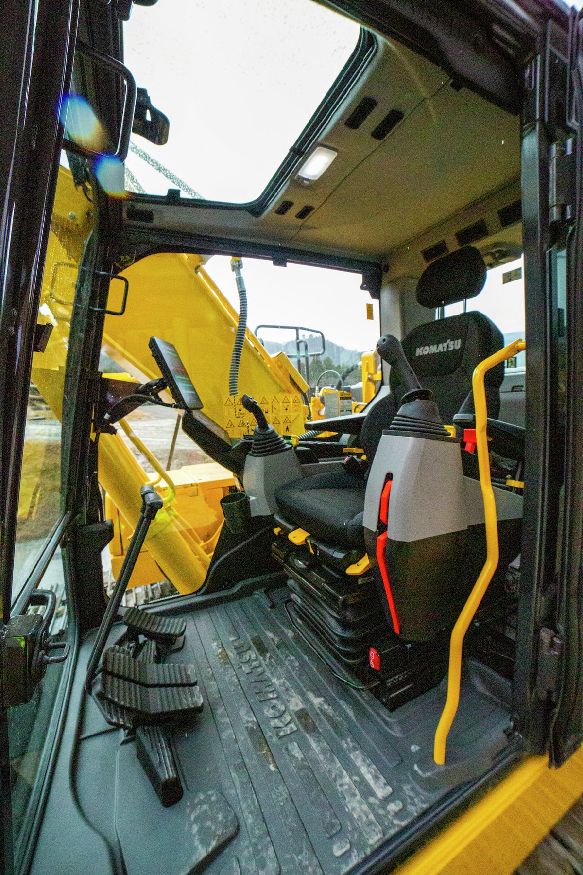 Mining machine Komatsu 12HM series