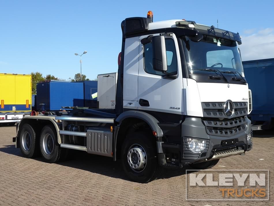 Machine Mercedes Benz Arocs 3343 LS 6x4