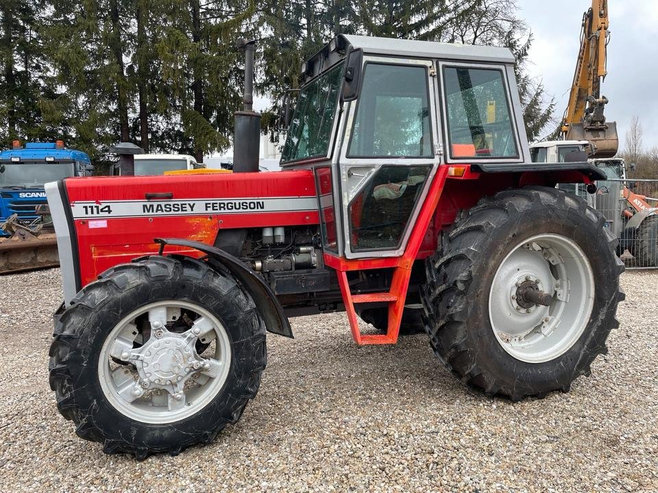 Traktor Massey Ferguson MF 1114