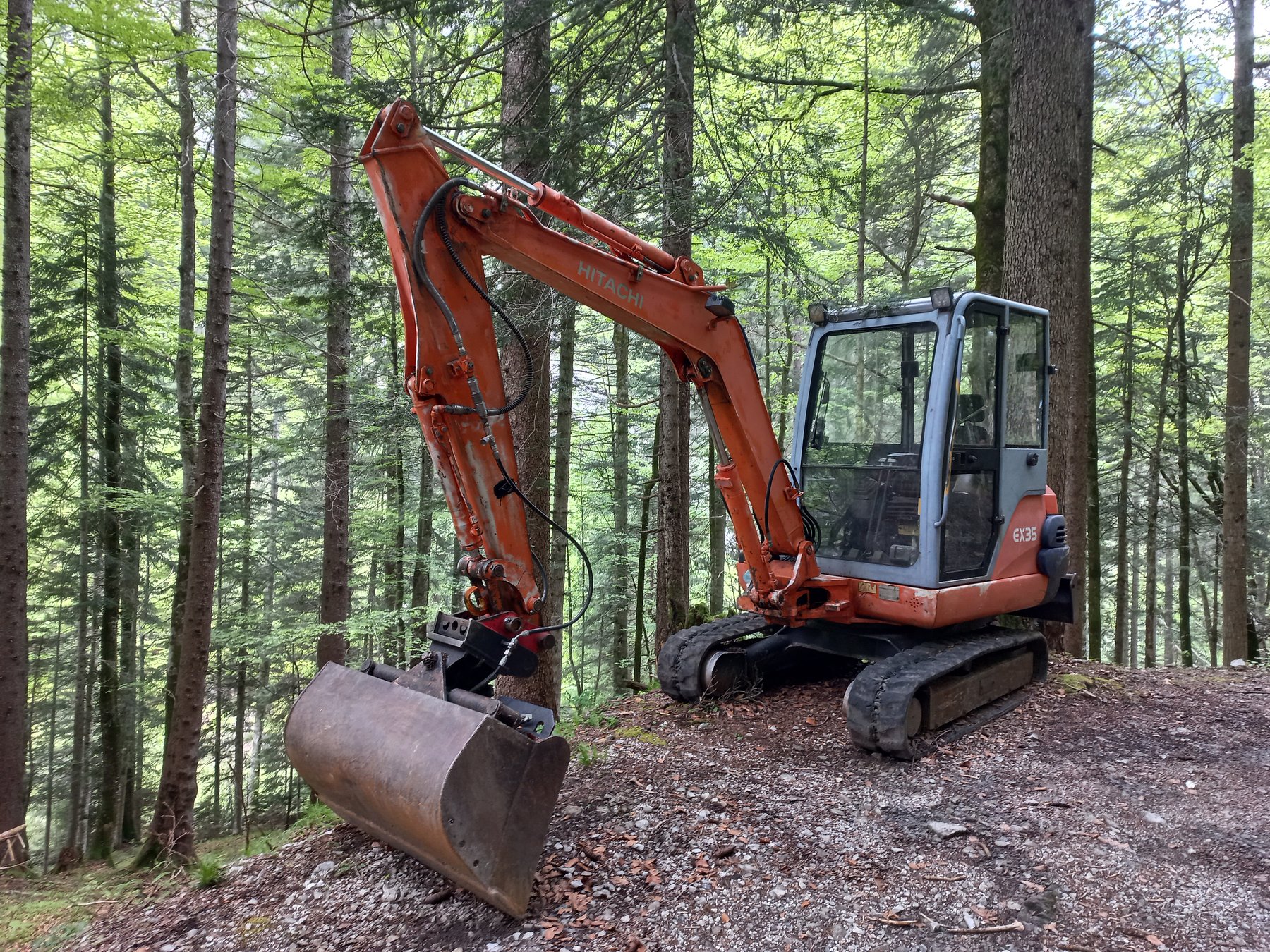 Hitachi EX35-2
