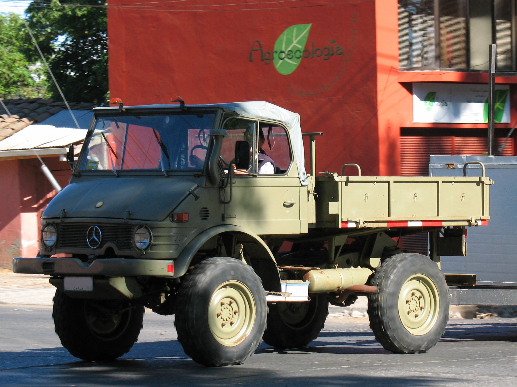 Truck Mercedes Benz UNIMOG 406