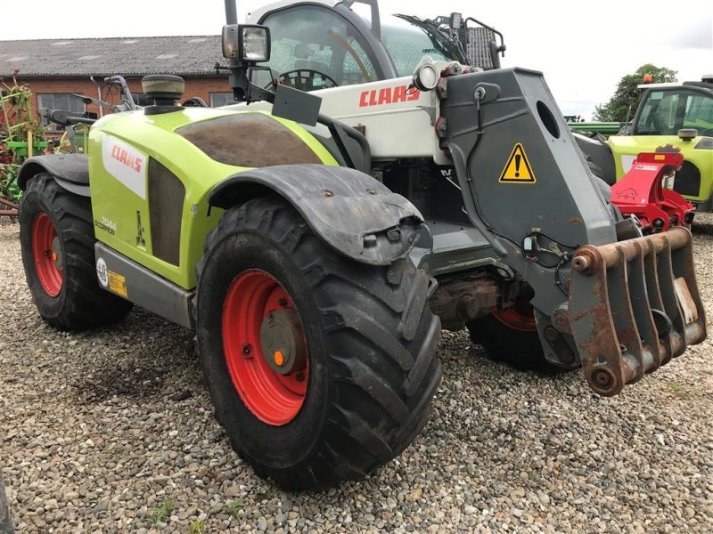 Tractor CLAAS 7044 SCORPION