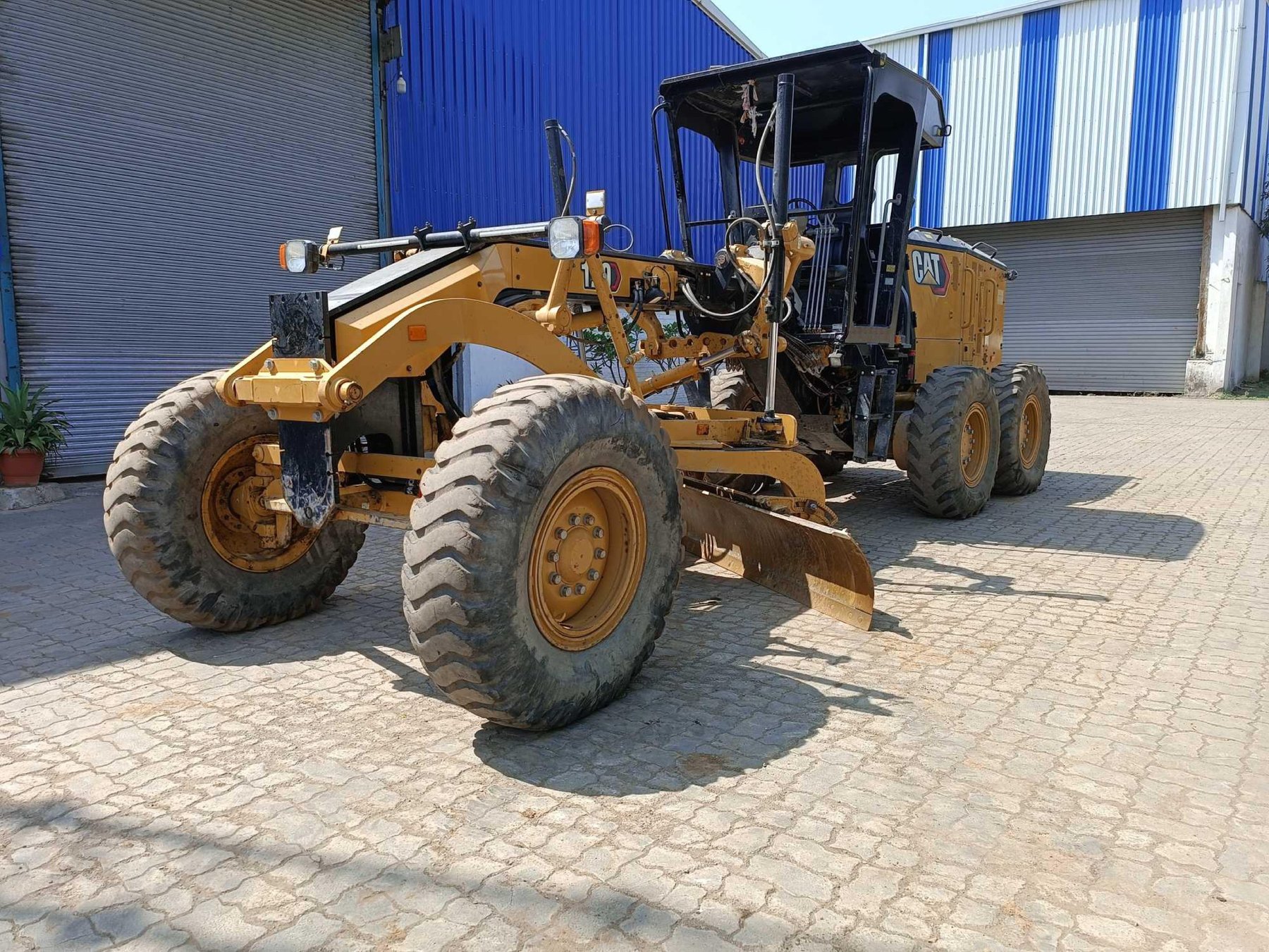 Równiarka Caterpillar 120B