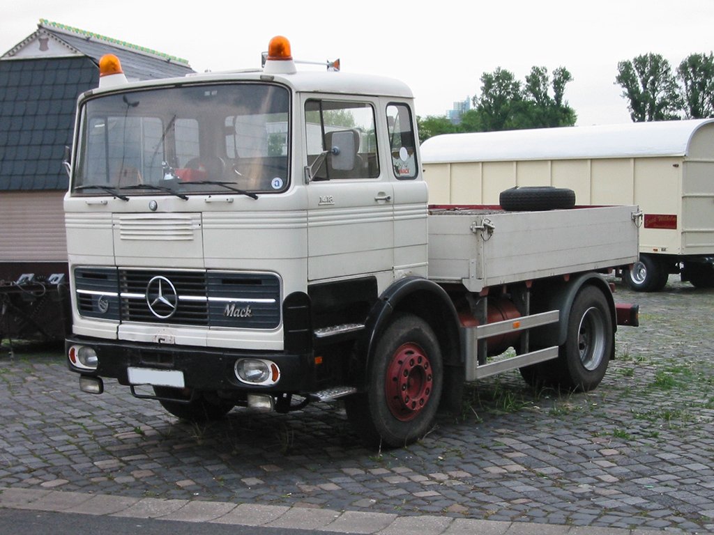 Truck Mercedes Benz LP 1418
