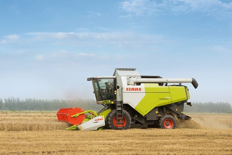 Erntemaschine CLAAS Dominator 370