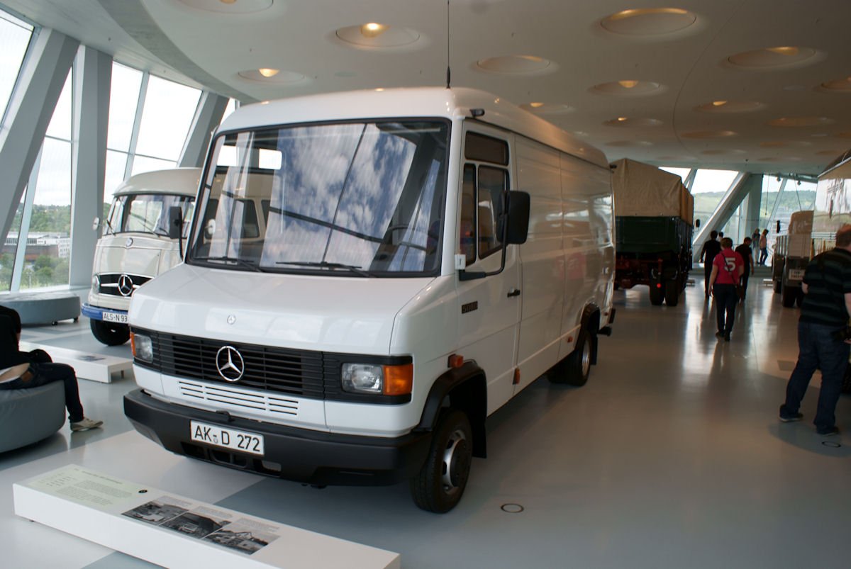 Truck Mercedes Benz 508D-KASTEN/