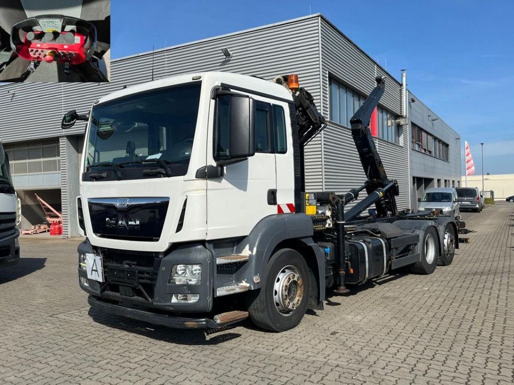 Truck MAN TGX 26.440 6X2-2 BL