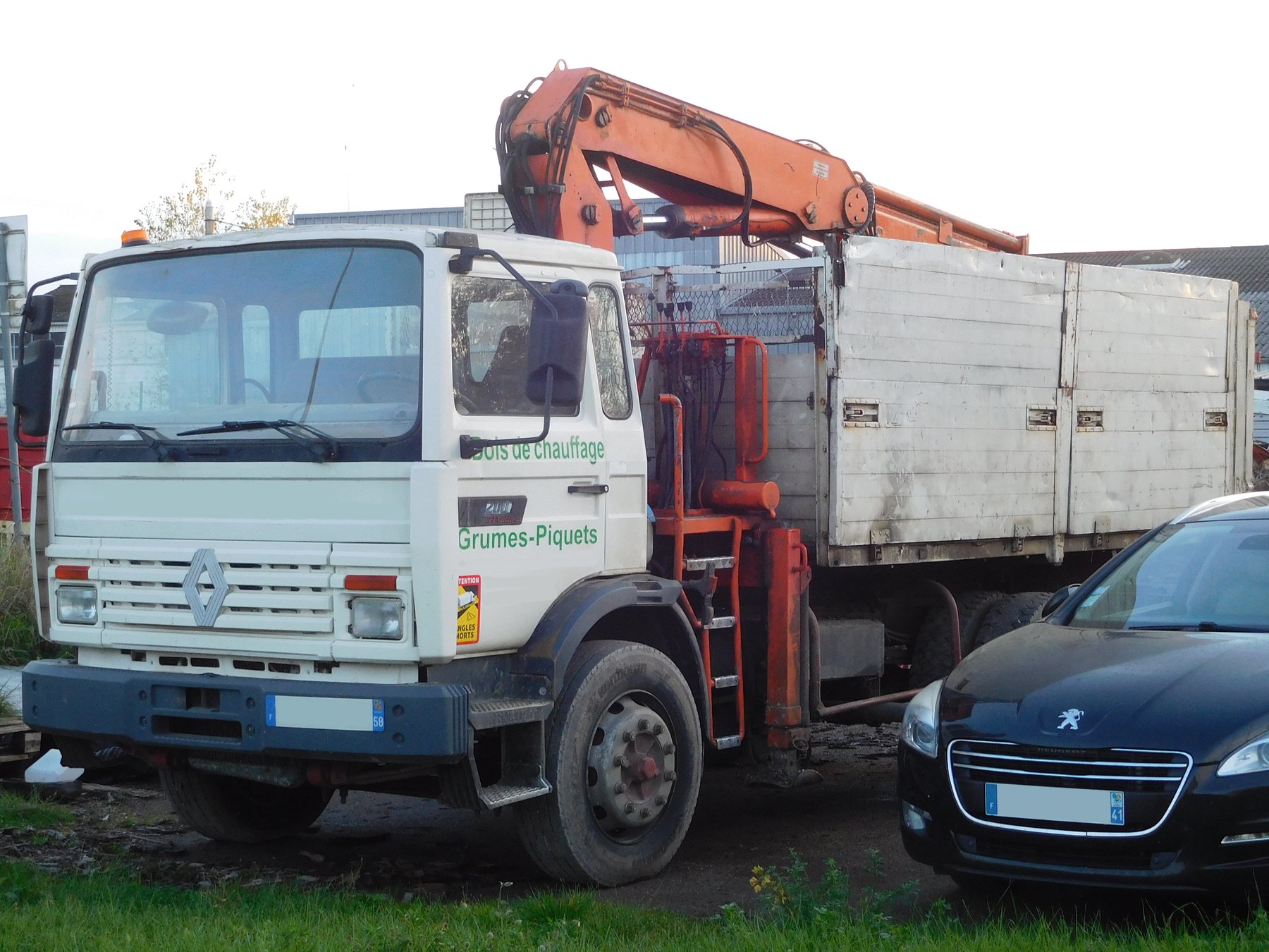 Truck Renault M200-16