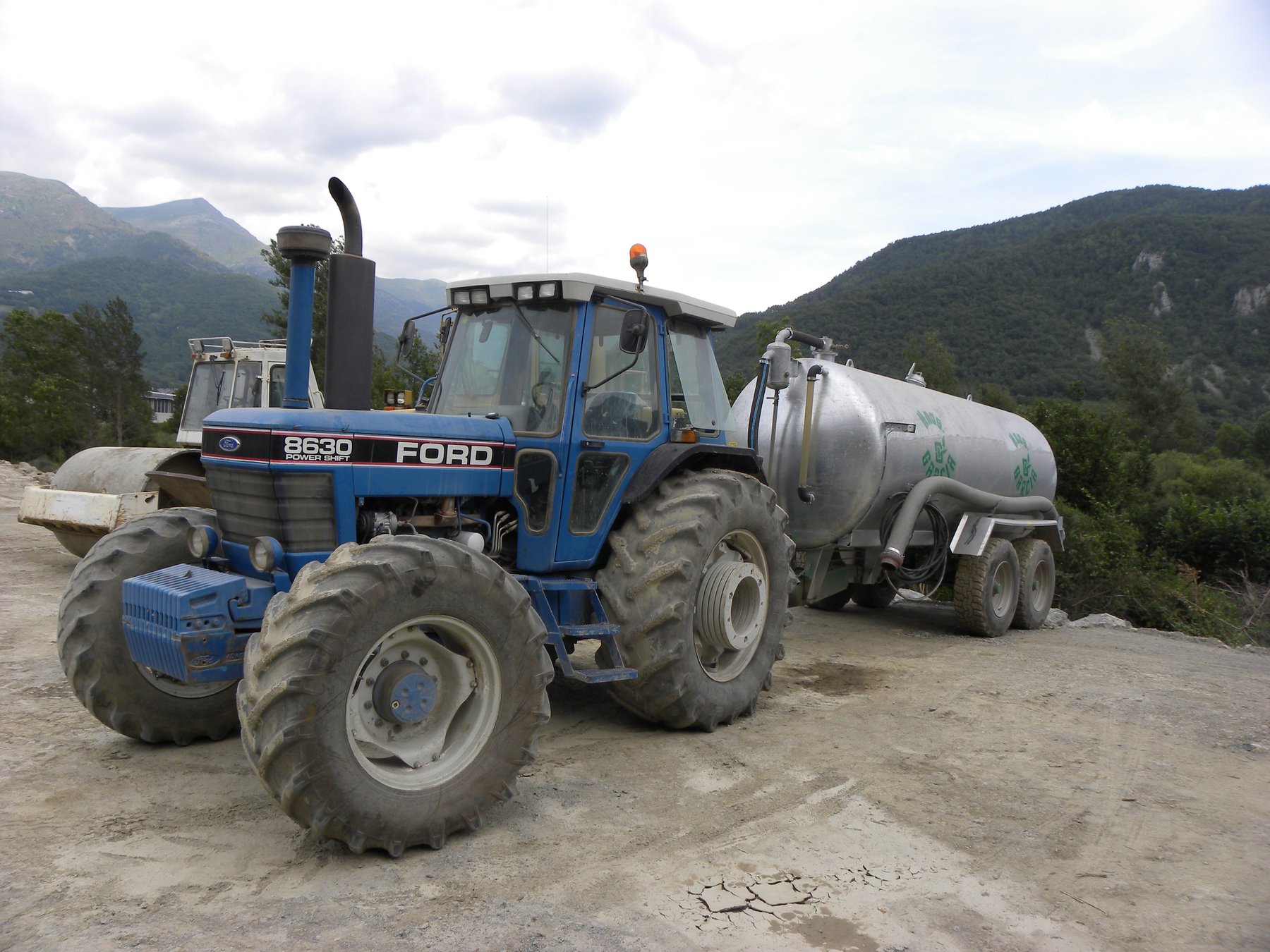 Tractor Ford 8630
