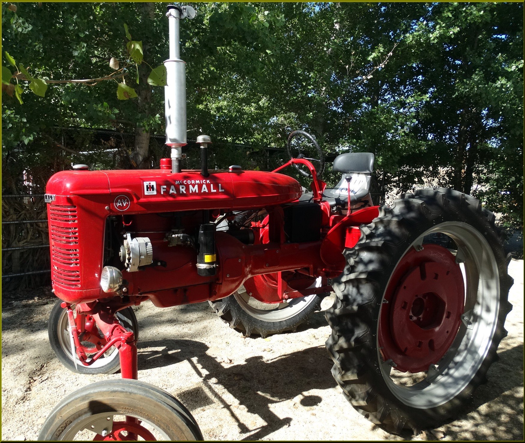 Traktor Farmall McCormick Farmall 130