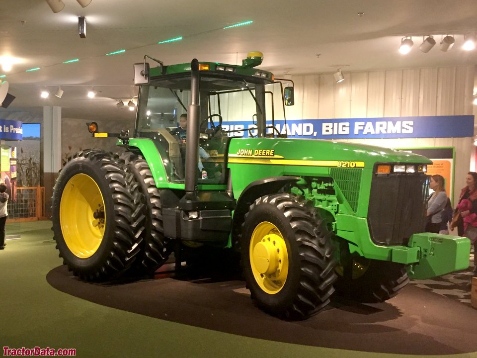 Tractor John Deere 8210 T