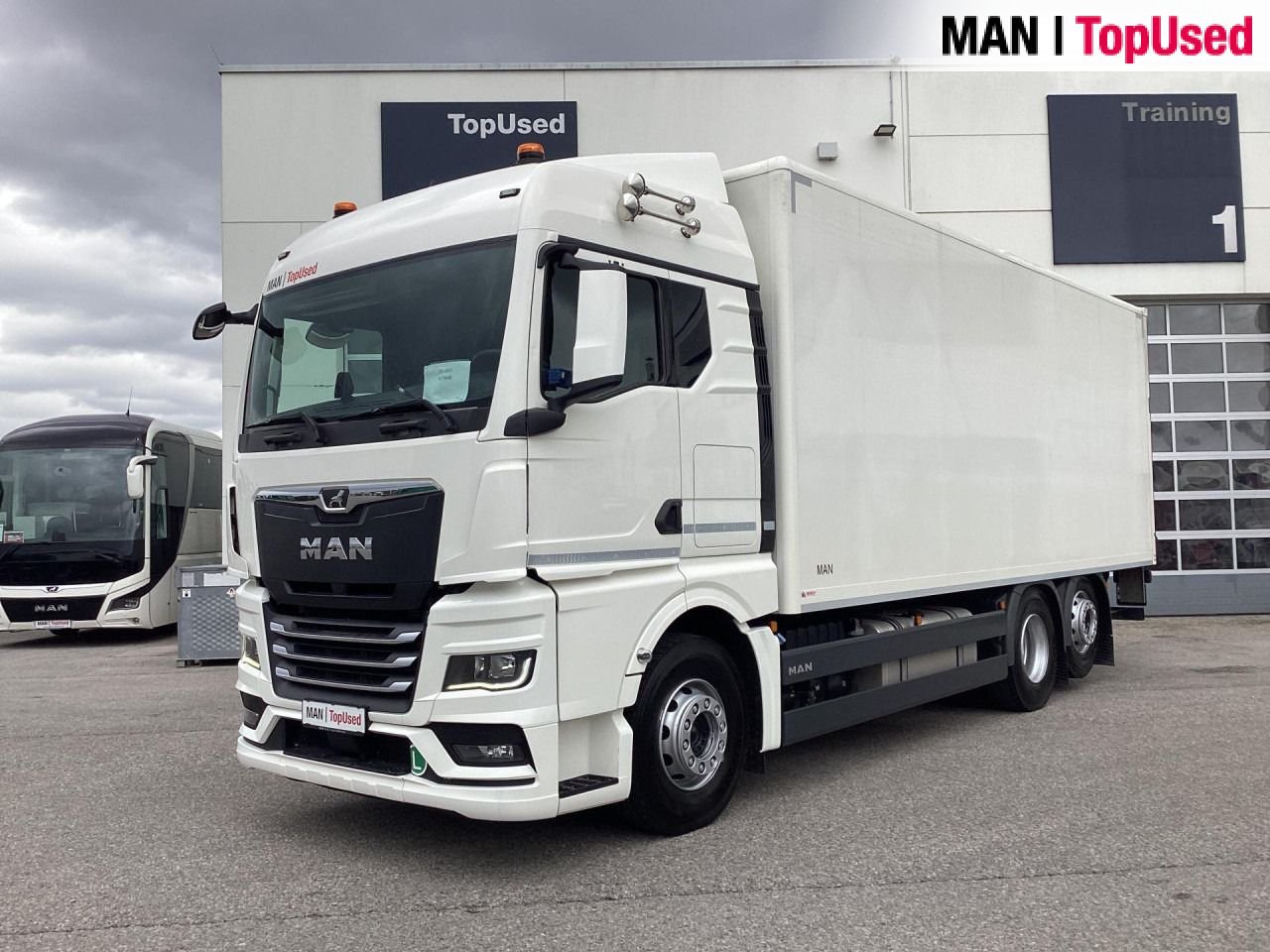 Truck MAN TGX 26.510 6x2-4LL CH