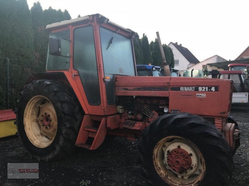 Tractor Renault 921-4