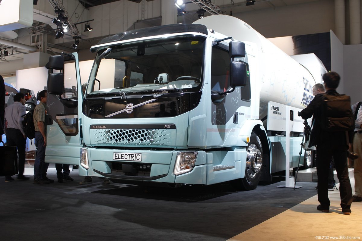 Lastwagen Volvo FH-6X2TR