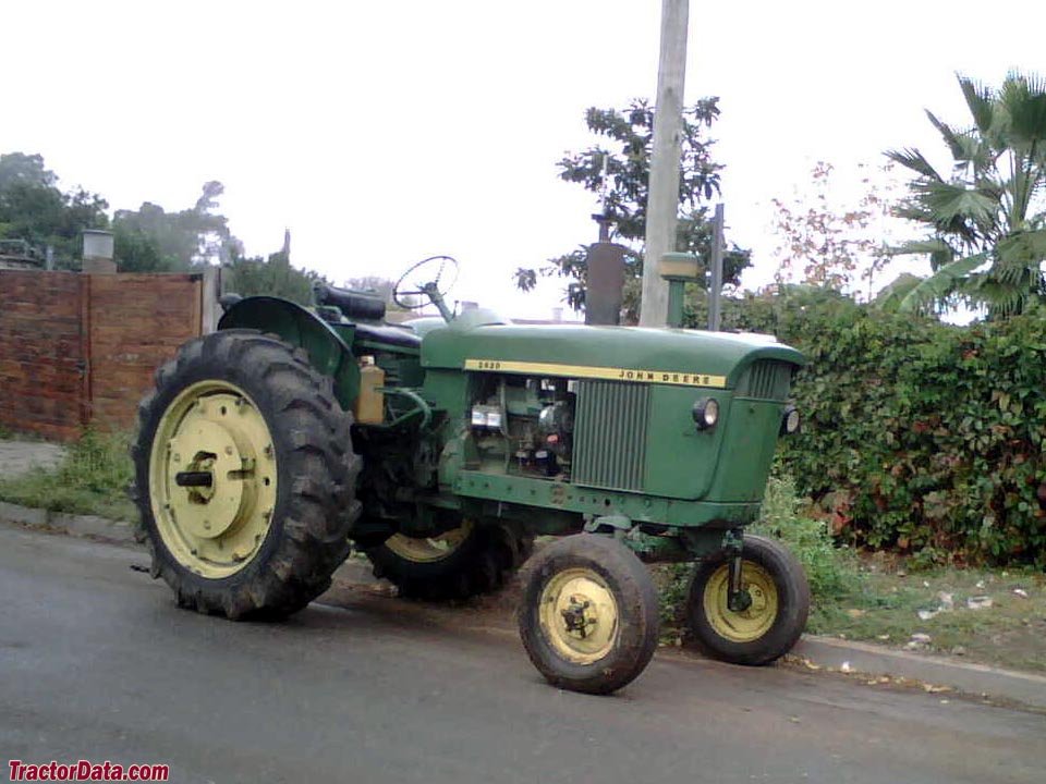 Tractor John Deere 2420