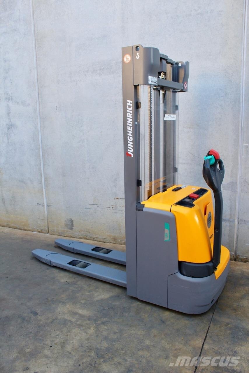 Warehouse equipment Jungheinrich EJC212