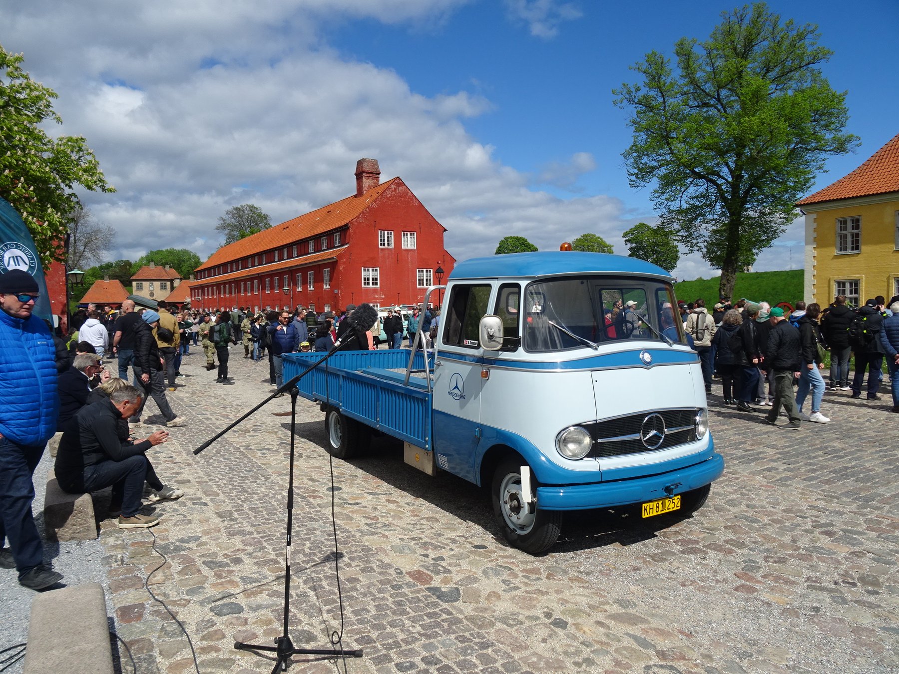 Van Mercedes Benz L 406 36