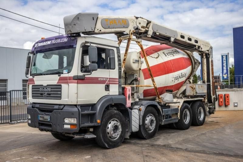 Truck MAN TGA 32.400 8X4 BB