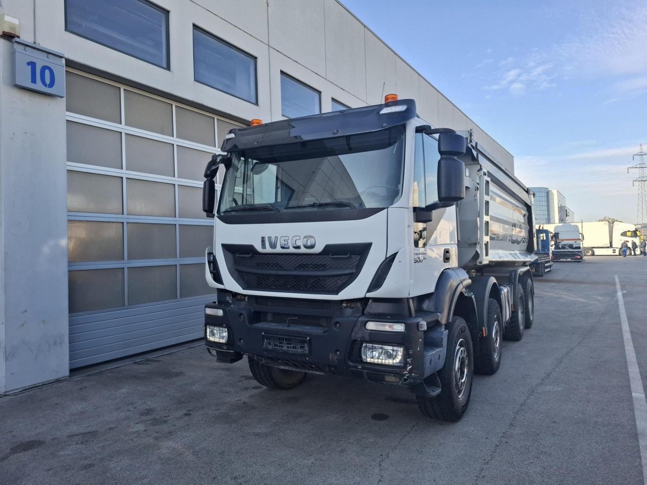 Truck Iveco AD380T36W