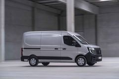 Nissan INTERSTAR 135.35-408 M
