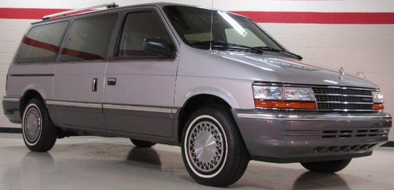 Van Chrysler VOYAGER 3.3I LE VAN