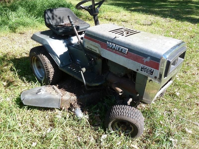 Aufsitzmäher White LGT-165