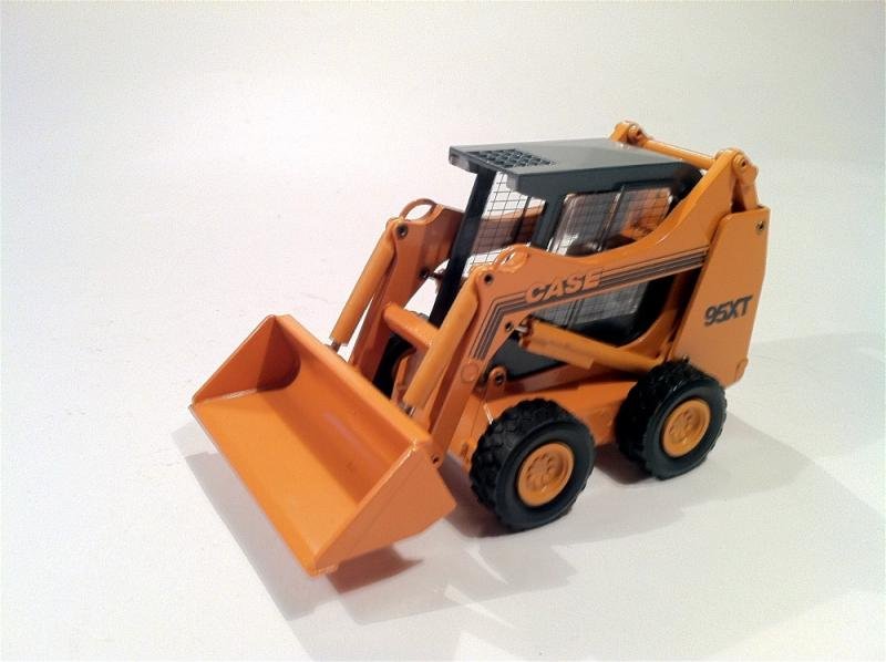 Case 95XT