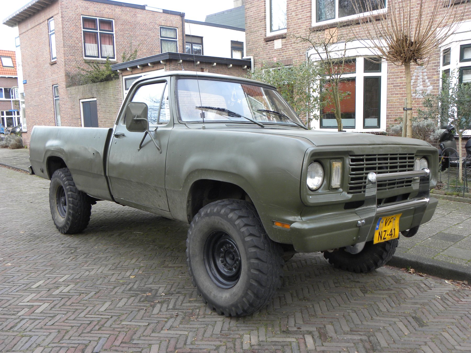 Truck Dodge W 350-MW345-4X4