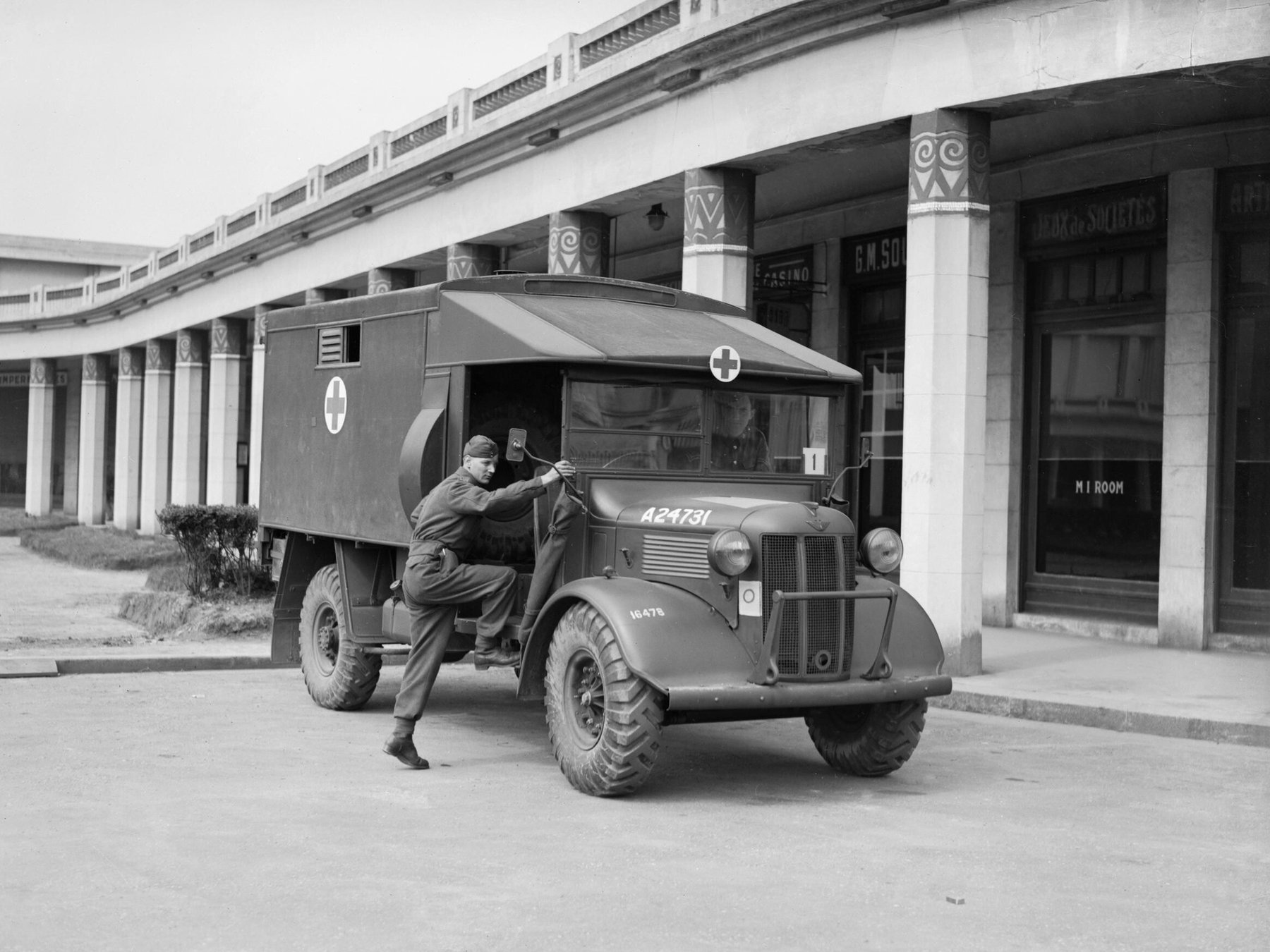 Van Austin K 2 Y AMBULANCE
