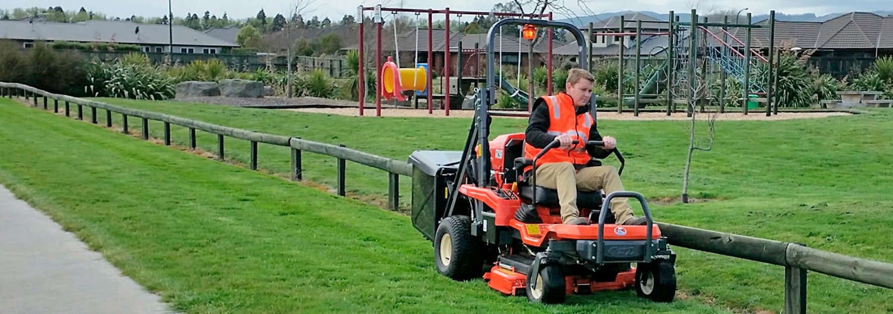 Ride-on mowers Kubota ZG327