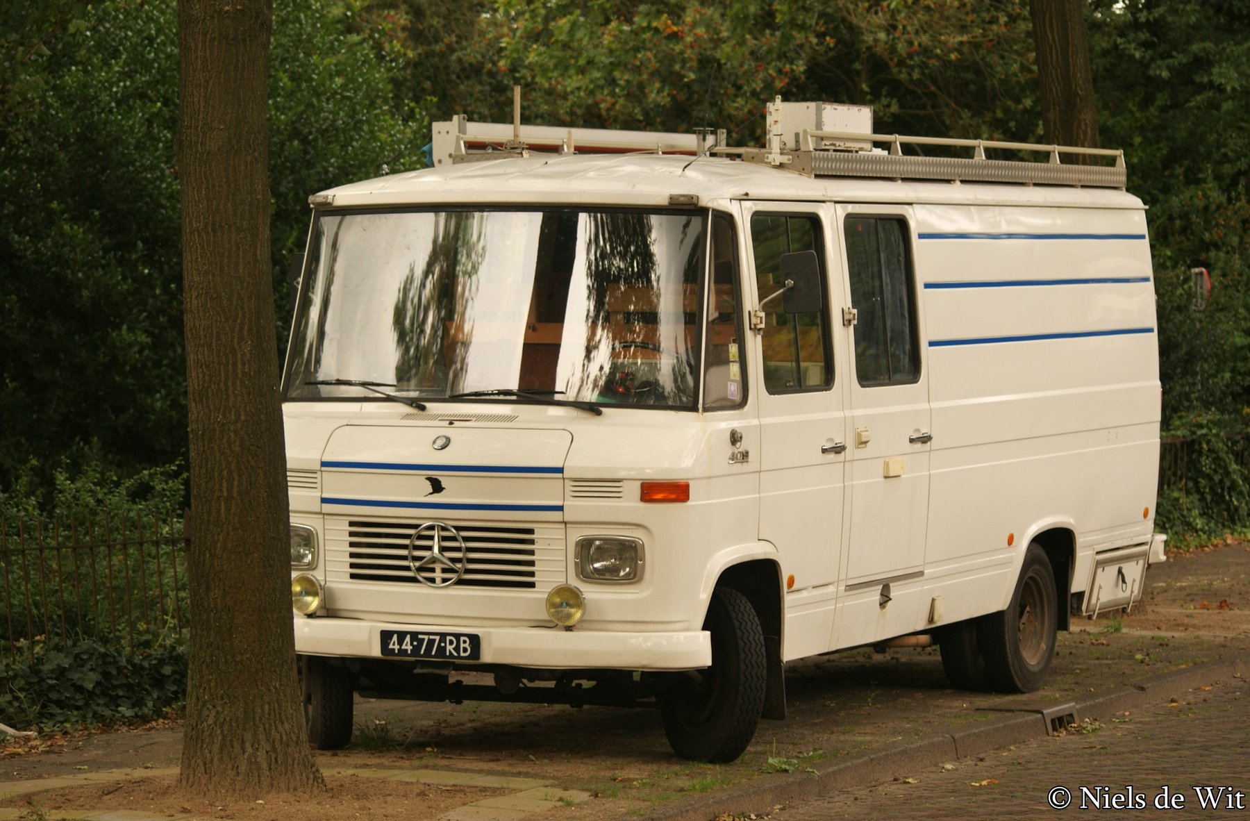 Truck Mercedes Benz L 409/29