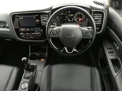 Mitsubishi OUTLANDER 2.2 DID INSTYLE 4WD PANELVAN